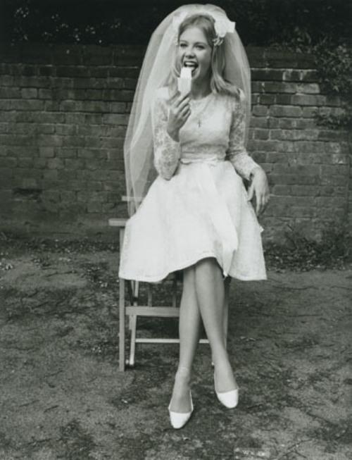 Looks we Love, 1960s, veil, lace, dress, short