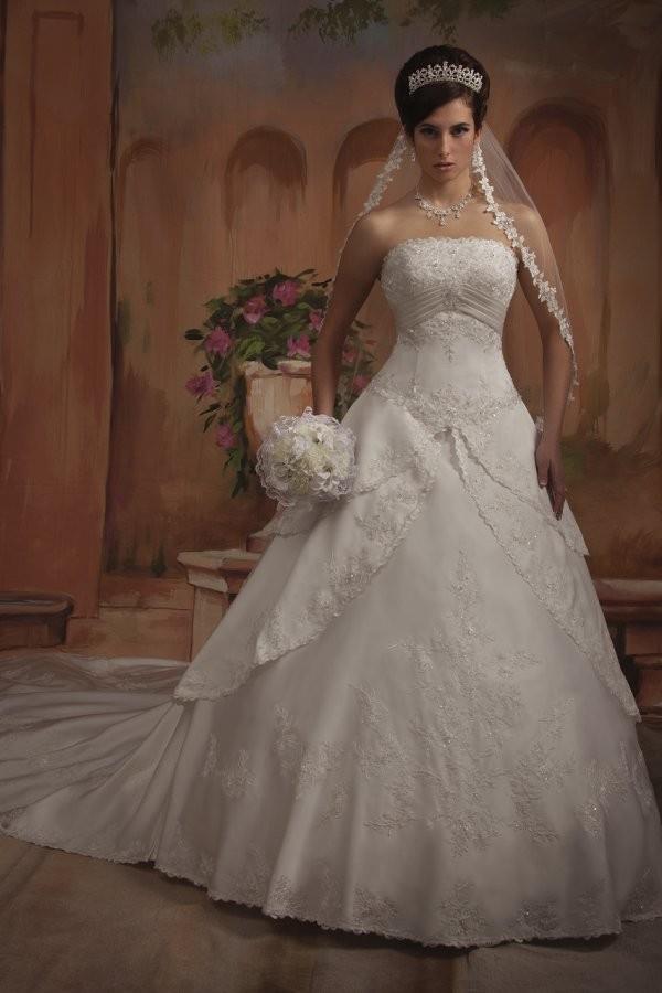 wedding, https://www.queenose.com/marys-bridal/895-style-6015.html