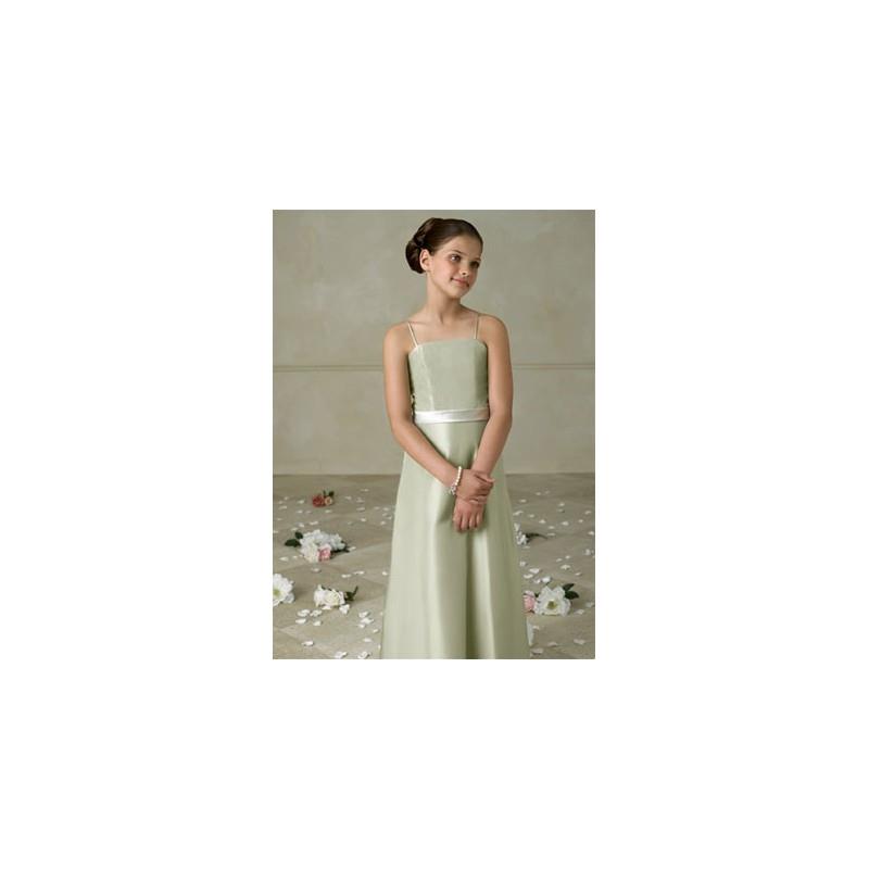 My Stuff, https://www.hectodress.com/lazaro/12610-lazaro-junior-bridesmaid-gowns-j655.html