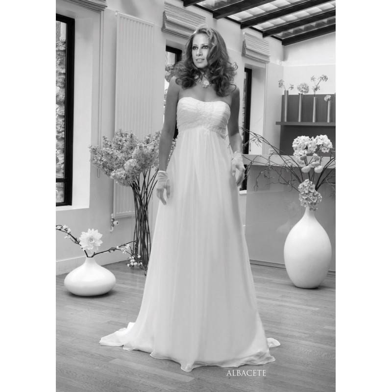 My Stuff, Paris Samarcande by Priam, Albacete - Superbes robes de mariée pas cher | Robes En solde |