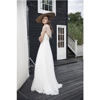 Divine Atelier 2018 Tess Sweet Sweep Train White Aline V-Neck Cap Sleeves Embroidery Silk Beach Brid