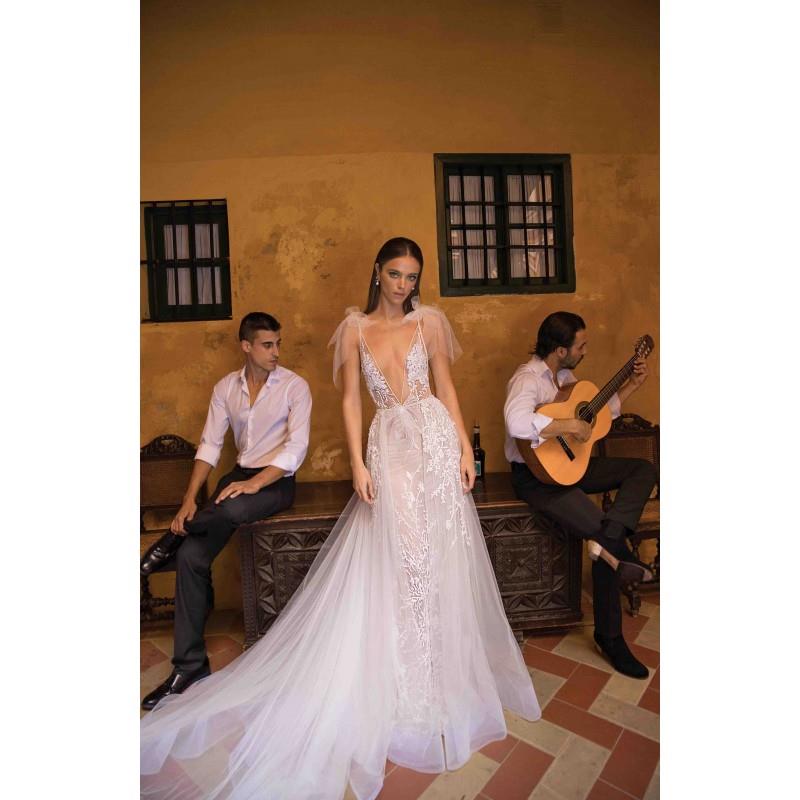 My Stuff, Berta Fall/Winter 2018 Style 18-121 Ivory Open Back Asymmetrical Spaghetti Straps Fit & Fl